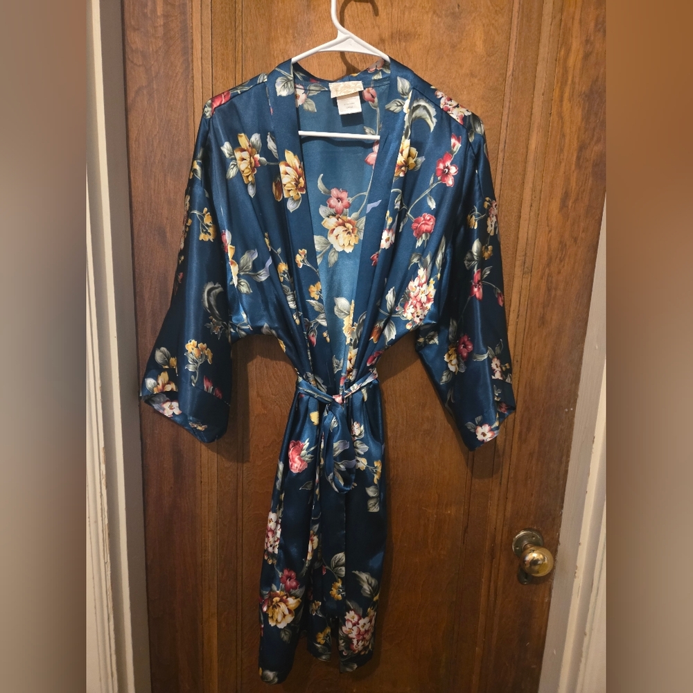 Inner Most Floral Robe- Size Large - Picture 1 of 5